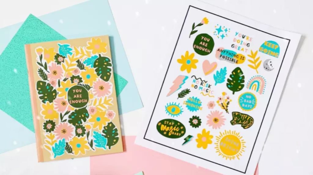 How to make stickers with Cricut